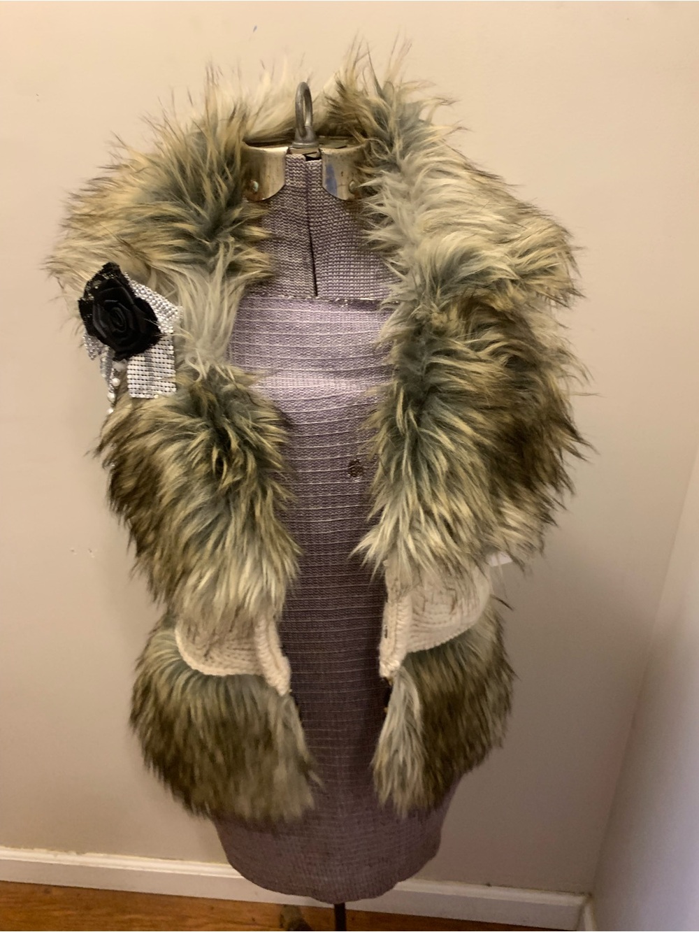 Jessica Simpson Olive & Beige Faux Fur Trim Knit Vest